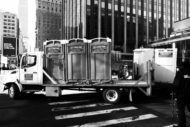 Porta potty delivery and setup in Milam, TX